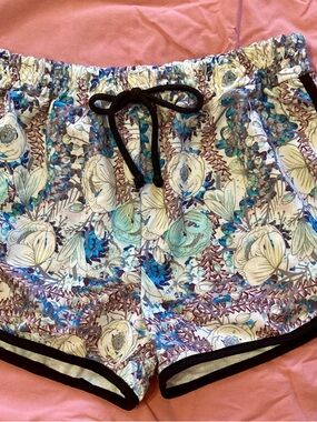 Floral Drawstring Athletic Shorts - White Multi